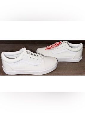 NWT Boys Old Skool White on White Sneakers Size 2.5
